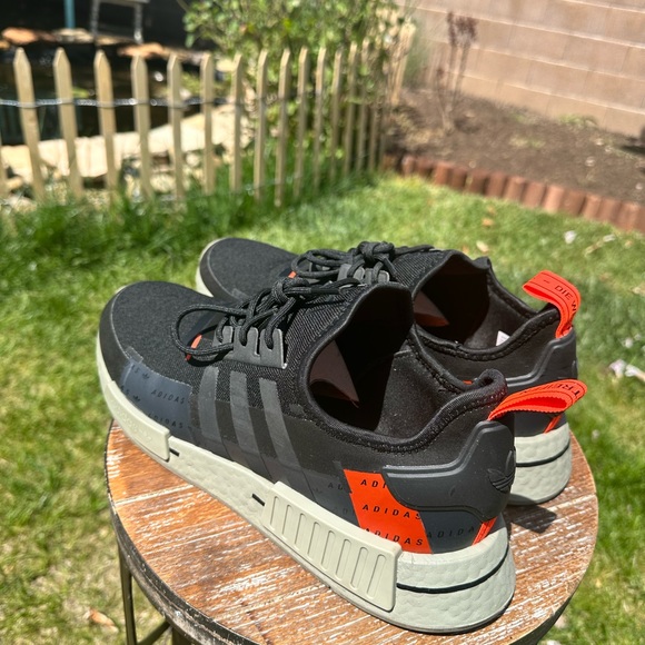 Adidas NMD R1 Size 11.5 Core Black/ Solar Red - Picture 3 of 7